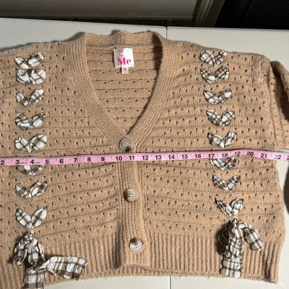So Me Cropped Bow Cardigan Sweater Beige Plaid Bow Detail Women’s Medium - Picture 9 of 11